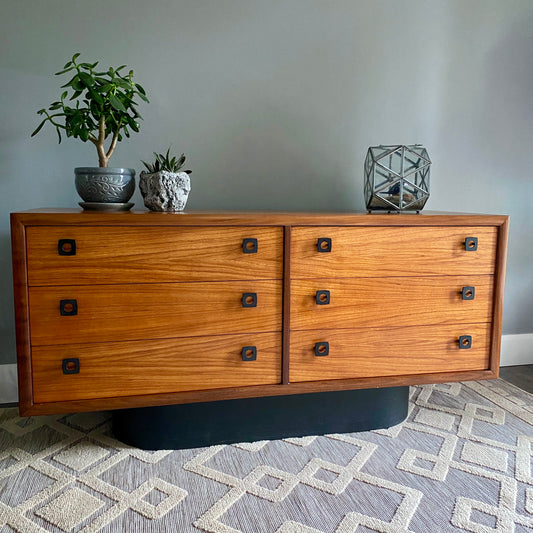 Stunning MCM Dresser Teak with 6 Drawers By RS Associates