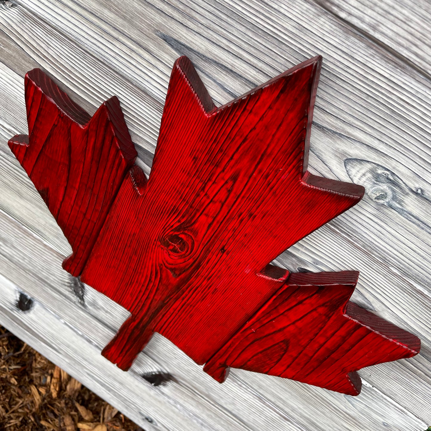 Canadian Pride Wood Flag – Burnt Cedar, Outdoor Fade Resistant
